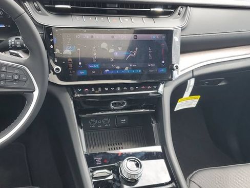 New 2026 Jeep Grand Cherokee Limited AWD/4WD image 15