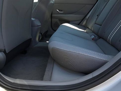 Used 2021 Hyundai Elantra SEL w/ Convenience + Premium Package FWD image 23