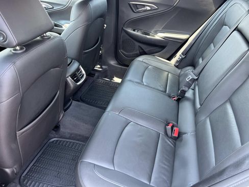 Used 2019 Chevrolet Malibu LT w/ Leather Package FWD image 15