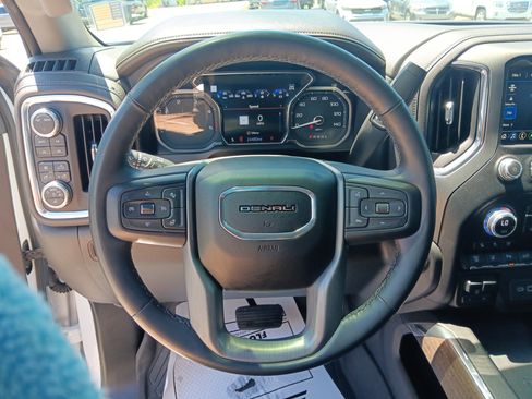 Used 2023 GMC Sierra 3500 Denali w/ Denali Ultimate Package AWD/4WD image 12
