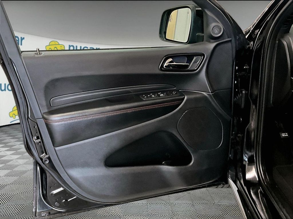 Used 2025 Dodge Durango GT AWD/4WD image 9