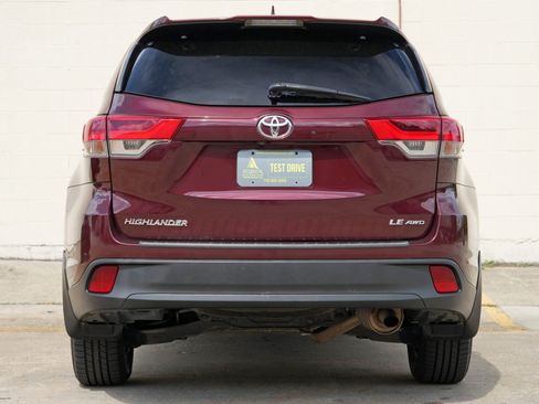 Used 2018 Toyota Highlander Plus AWD/4WD image 10