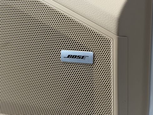 Certified 2023 Porsche Cayenne Platinum Edition image 30