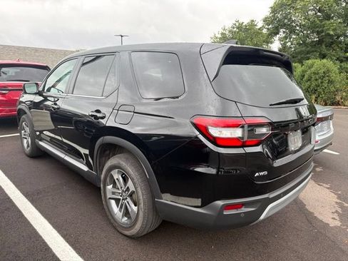 Used 2025 Honda Pilot EX-L image 2