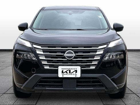 Used 2024 Nissan Rogue S FWD image 3