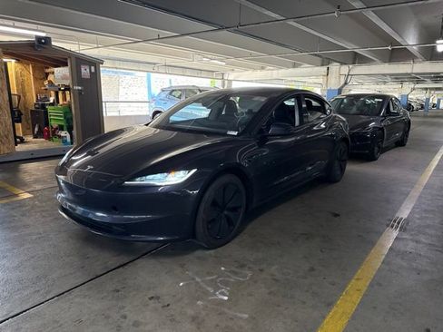 Used 2024 Tesla Model 3 Standard Range RWD image 1