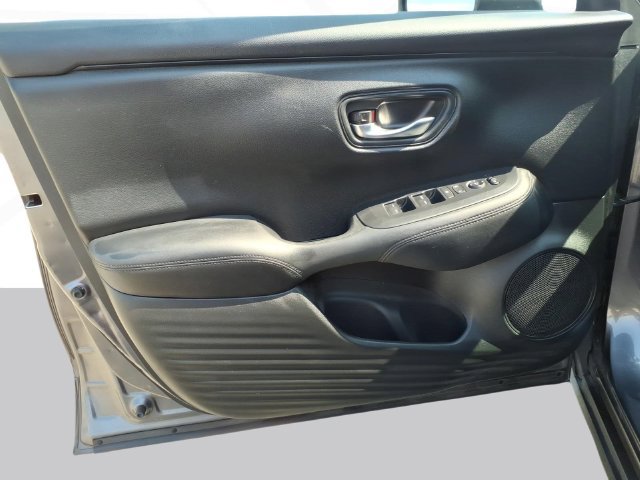 Used 2023 Honda HR-V LX image 10