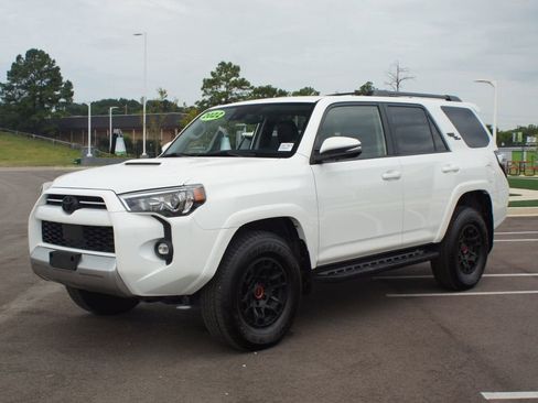 Used 2022 Toyota 4Runner TRD Off-Road Premium image 2