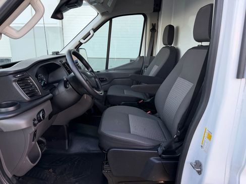 Used 2021 Ford Transit 250 Medium Roof image 9