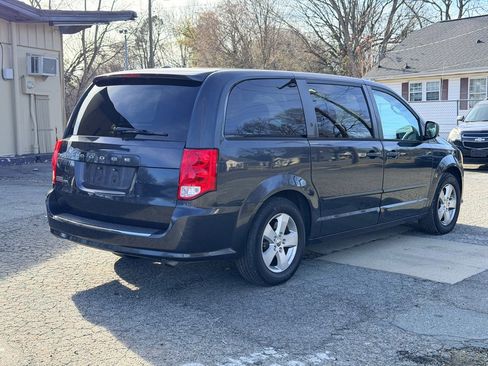 Used 2013 Dodge Grand Caravan SE image 5