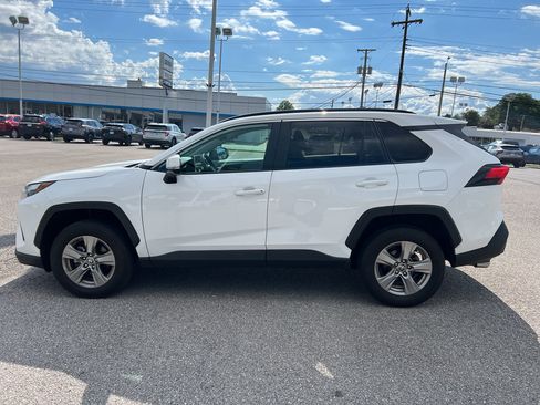 Used 2024 Toyota RAV4 XLE AWD/4WD image 8