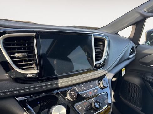 New 2026 Chrysler Pacifica Select w/ S Appearance Package FWD image 46