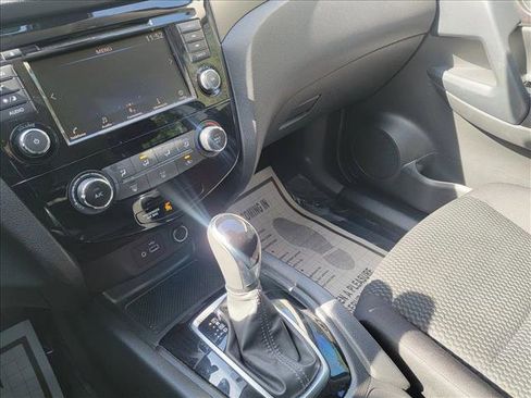 Used 2020 Nissan Rogue Sport S image 21