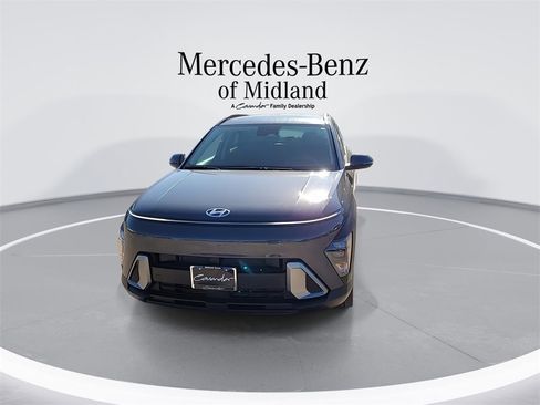 Used 2024 Hyundai Kona SEL image 3