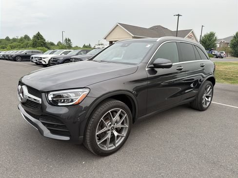 Used 2022 Mercedes-Benz GLC 300 4MATIC image 4