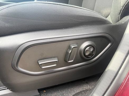 Used 2023 Jeep Grand Cherokee Laredo X AWD/4WD image 4