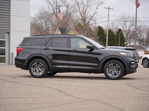 Used 2023 Ford Explorer XLT w/ Equipment Group 202A image 2
