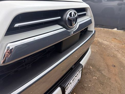 Used 2023 Toyota 4Runner Limited AWD/4WD image 34