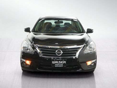 Used 2015 Nissan Altima 2.5 SL w/ Moonroof Package FWD image 8
