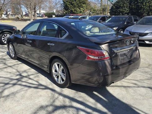 Used 2015 Nissan Altima 2.5 SL w/ Technology Package image 3