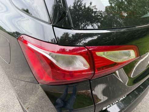 Used 2020 Chevrolet Equinox LS image 10