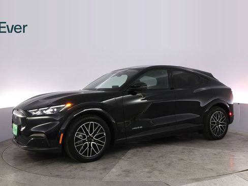 Used 2025 Ford Mustang Mach-E Premium AWD/4WD image 18