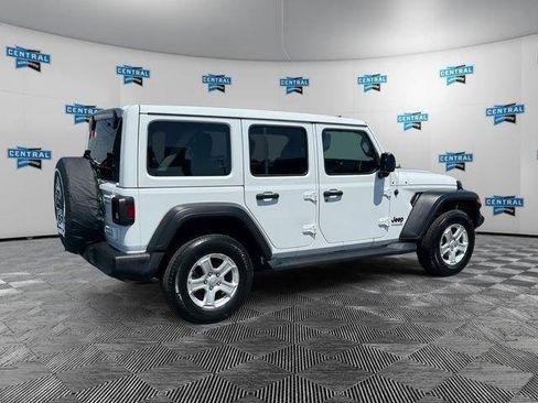Used 2022 Jeep Wrangler Unlimited Sport w/ Sun And Sound Package AWD/4WD image 6
