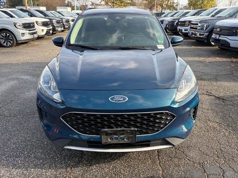 Certified 2020 Ford Escape SE image 2