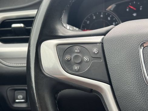 Used 2023 GMC Acadia SLT FWD image 28