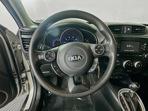 Used 2018 Kia Soul FWD image 16