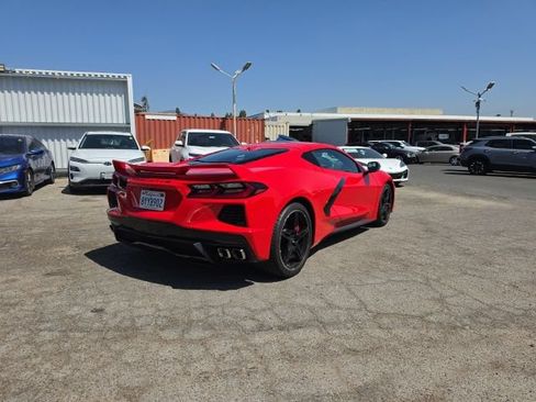 Used 2022 Chevrolet Corvette Stingray Preferred Cpe w/ Z51 Performance Package RWD image 3