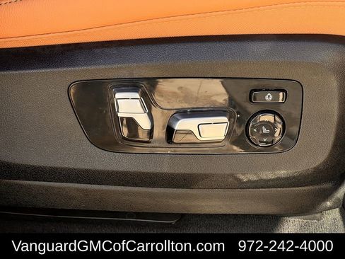 Used 2022 BMW X7 M50i w/ Cold Weather Package image 27