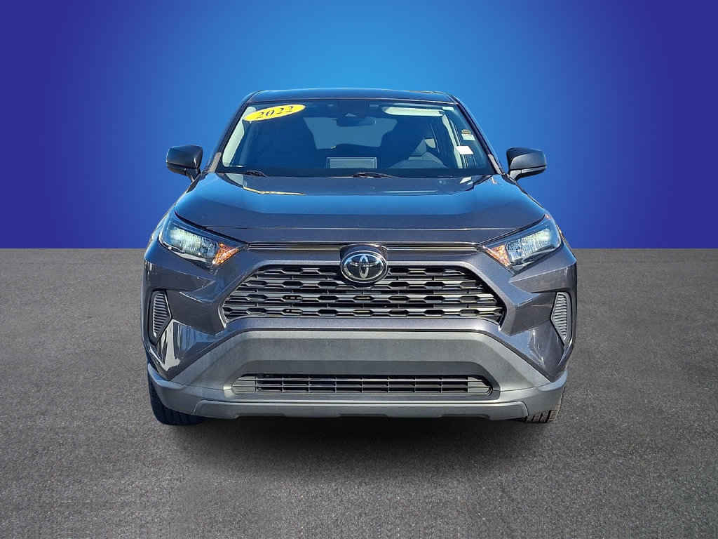 Used 2022 Toyota RAV4 LE FWD image 2
