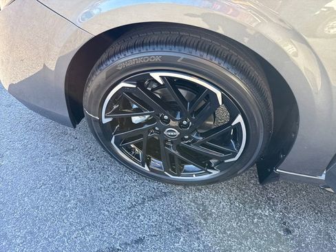 New 2026 Nissan Sentra SR w/ SR Premium Package FWD image 27