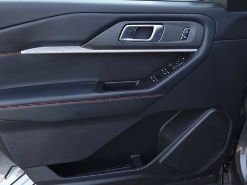 Used 2025 Ford Explorer ST-Line image 10