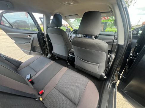 Used 2017 Toyota Corolla LE FWD image 19