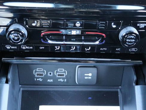 New 2025 Jeep Grand Cherokee L Laredo image 19