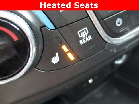 Used 2020 Chevrolet Traverse LT image 15