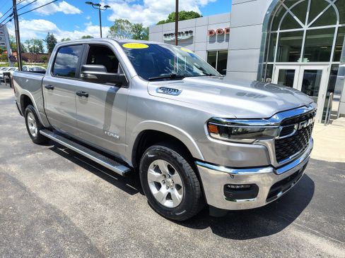 Certified 2025 RAM 1500 Big Horn AWD/4WD image 2