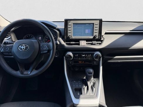 Used 2022 Toyota RAV4 XLE AWD/4WD image 11