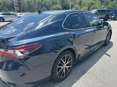 Used 2021 Toyota Camry SE FWD image 5