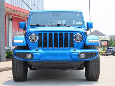 Used 2022 Jeep Gladiator Overland AWD/4WD image 6