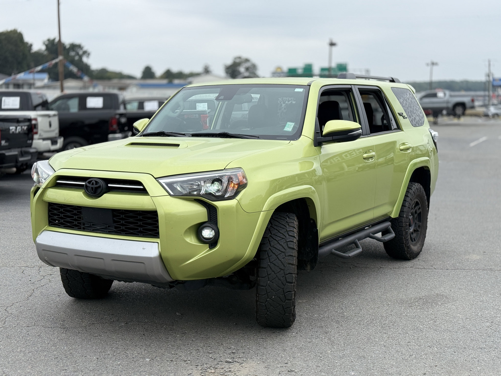 Used 2023 Toyota 4Runner TRD Off-Road Premium AWD/4WD image 3