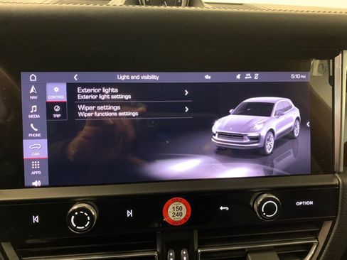 Used 2022 Porsche Macan S AWD/4WD image 32