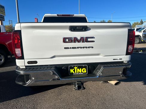 Used 2021 GMC Sierra 2500 SLE w/ SLE Value Package; image 4