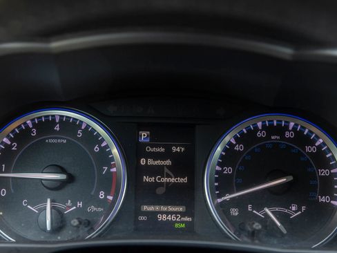 Used 2018 Toyota Highlander XLE FWD image 19