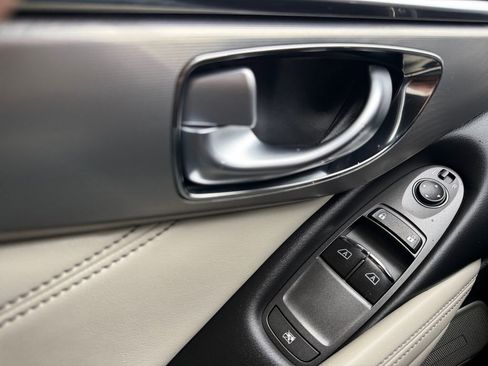 Used 2019 INFINITI Q60 3.0t Luxe image 28