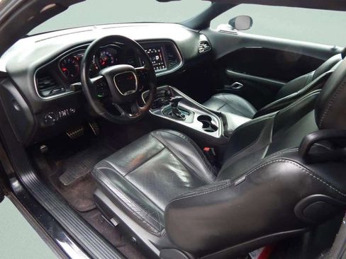 Used 2018 Dodge Challenger SXT Plus image 9