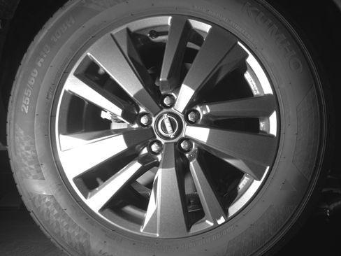 Used 2025 Nissan Pathfinder SV AWD/4WD image 15