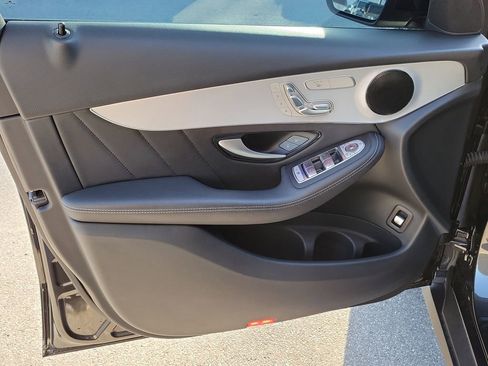 Used 2022 Mercedes-Benz GLC 300 4MATIC image 24